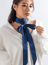 Lenço Gravata Feminino em Cetim, acessório elegante e versátil para pescoço, com toque de seda, ideal para várias ocasiões.